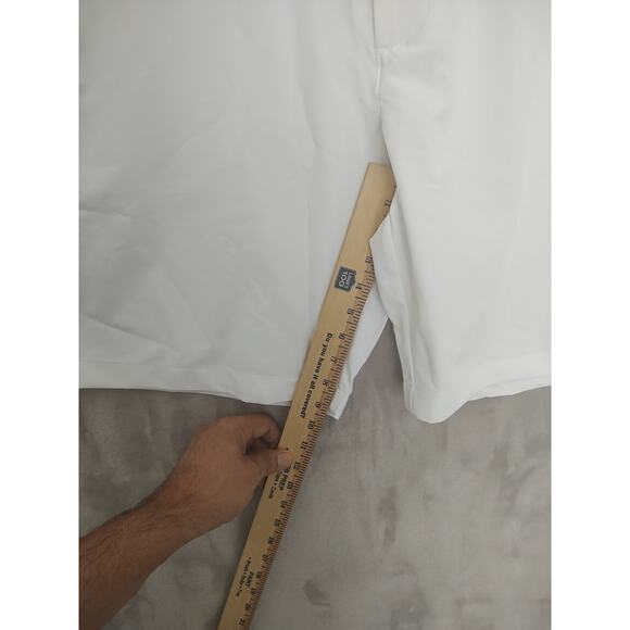 Under Armour, NWT, Mens Golf Shorts White, Size 42 Inseam 10" Pockets Retail $70 - Picture 7 of 14